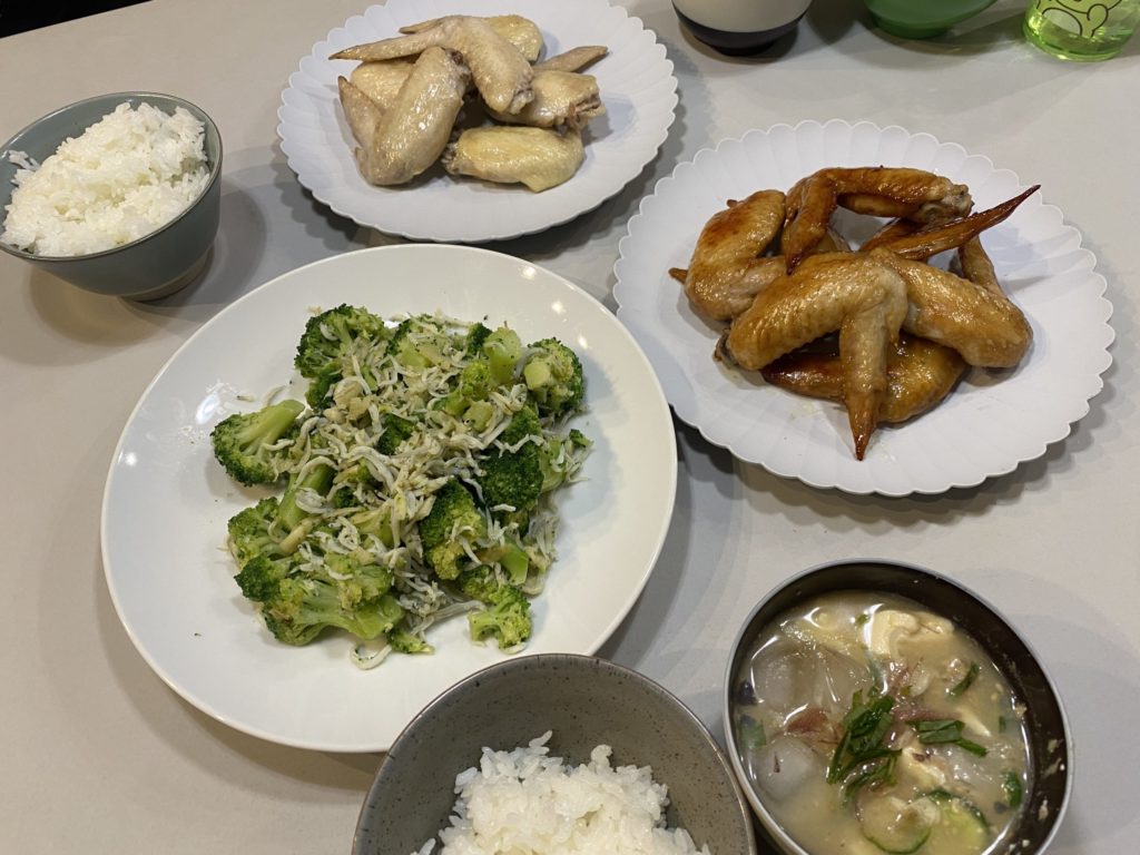 その日の食卓。